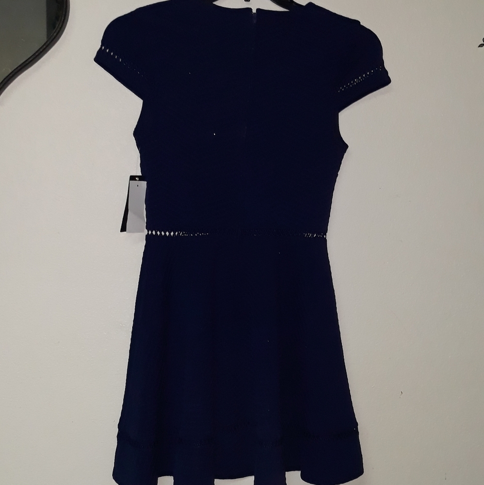 💐 Textured Fit & Flare Dress - Picture 4 of 6
